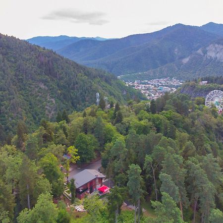 Hotel Evergreen ボルジョミ エクステリア 写真