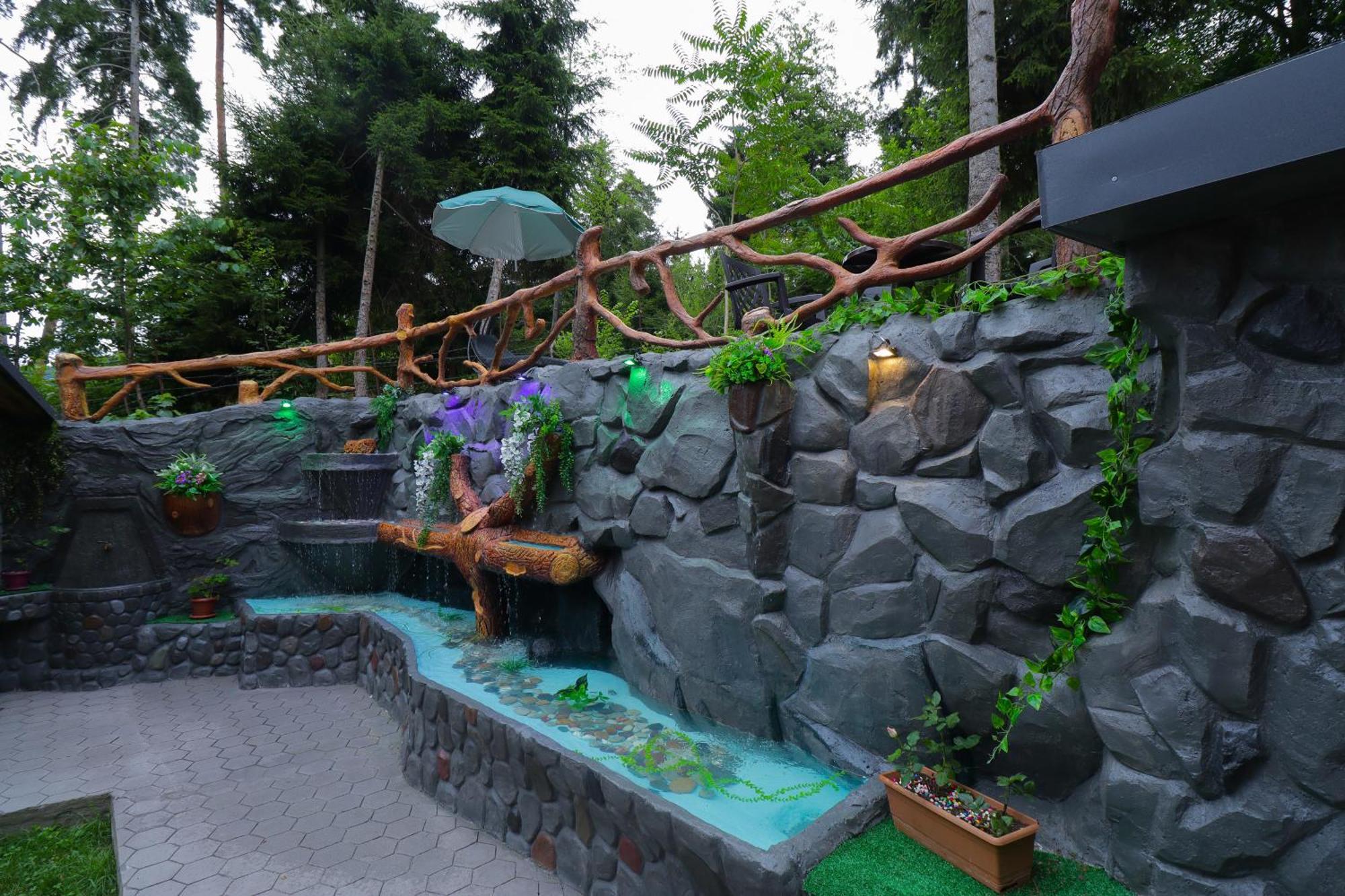 Hotel Evergreen ボルジョミ エクステリア 写真
